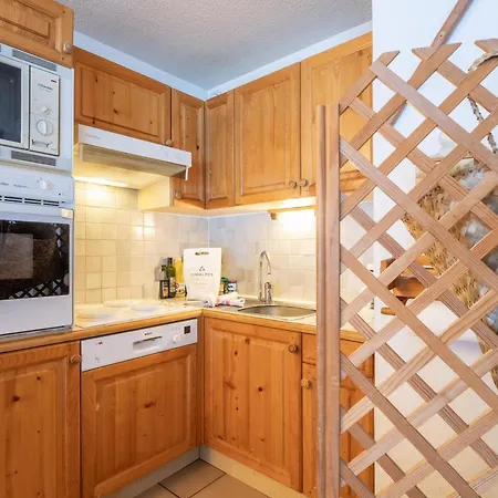 Apartment 4 Pers Au Pied Des Pistes A Le Praz - Fr-1-568-49